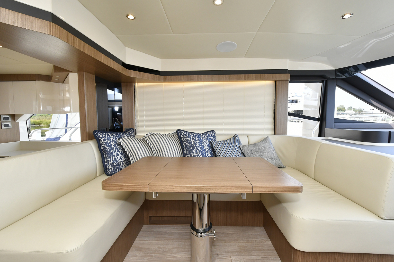 Slide: The Image of Dinette - 1073070