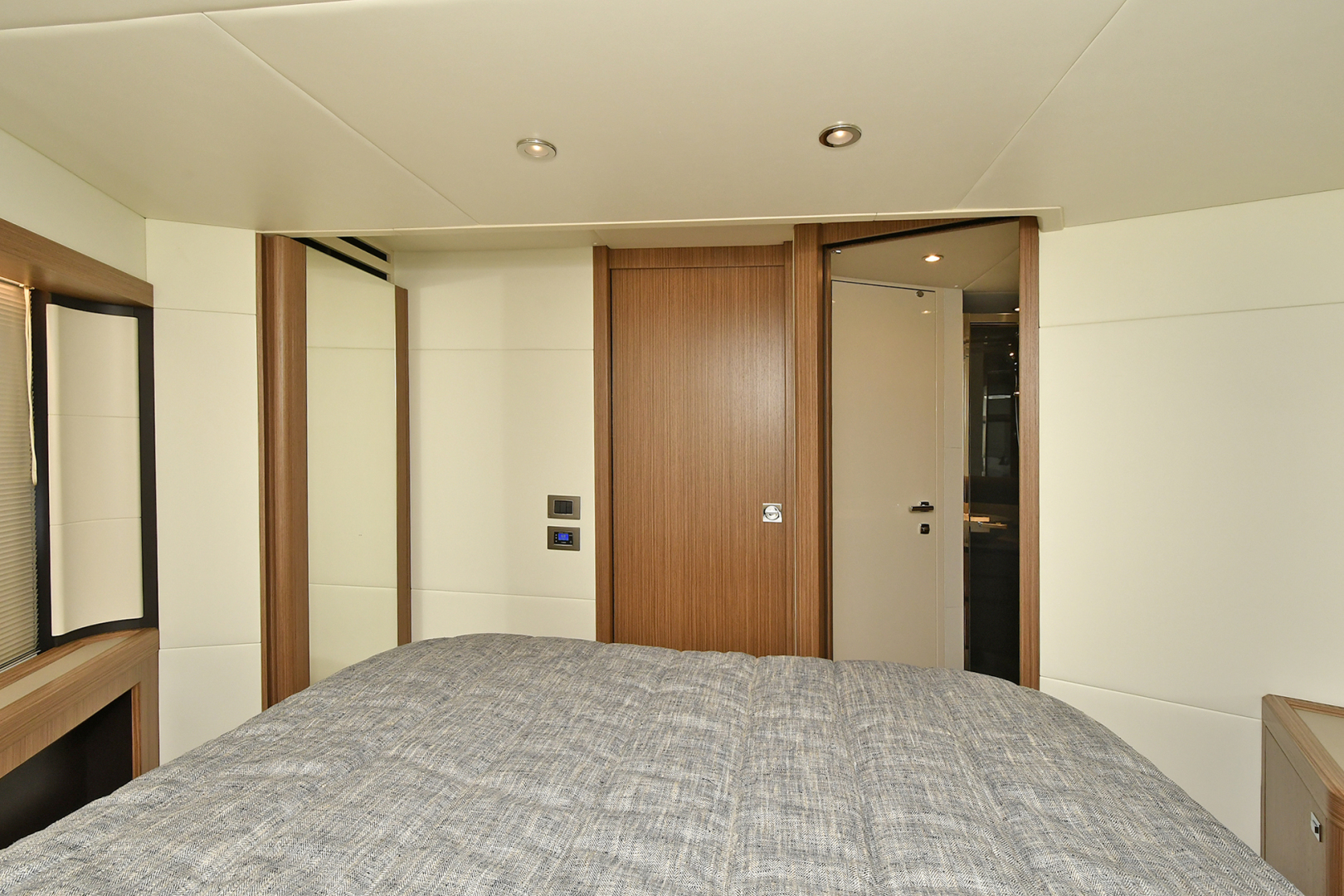 Slide: The Image of VIP Stateroom - Aft View - 1073079