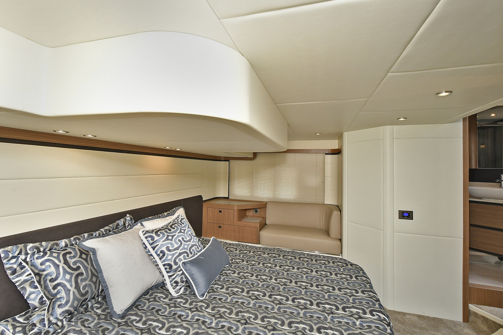 Slide: The Image of Master Stateroom  - 1073083