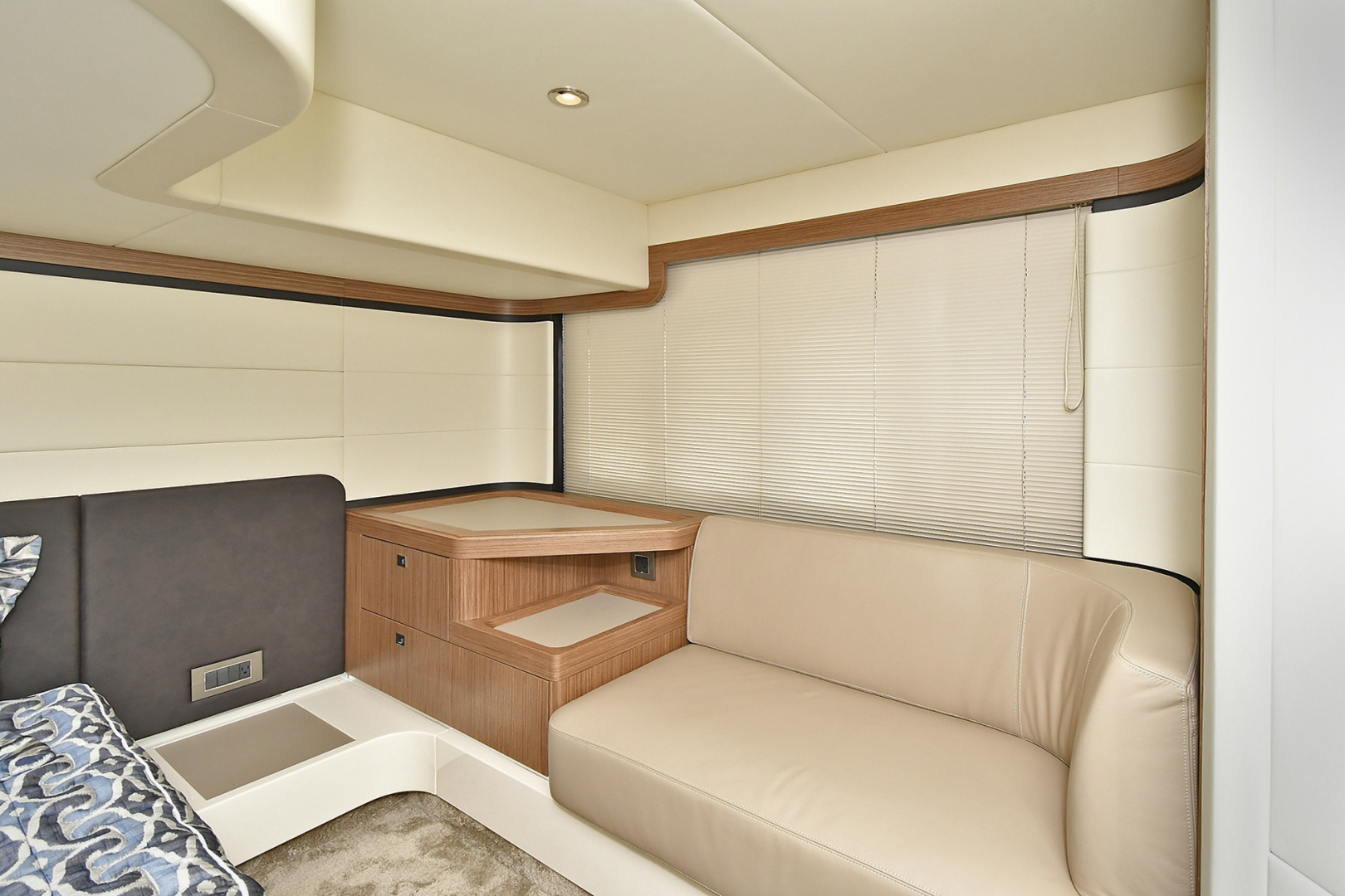 Slide: The Image of Master Settee  - 1073085
