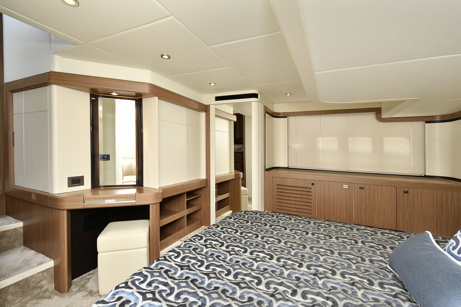 Slide: The Image of Master Stateroom  - 1073086