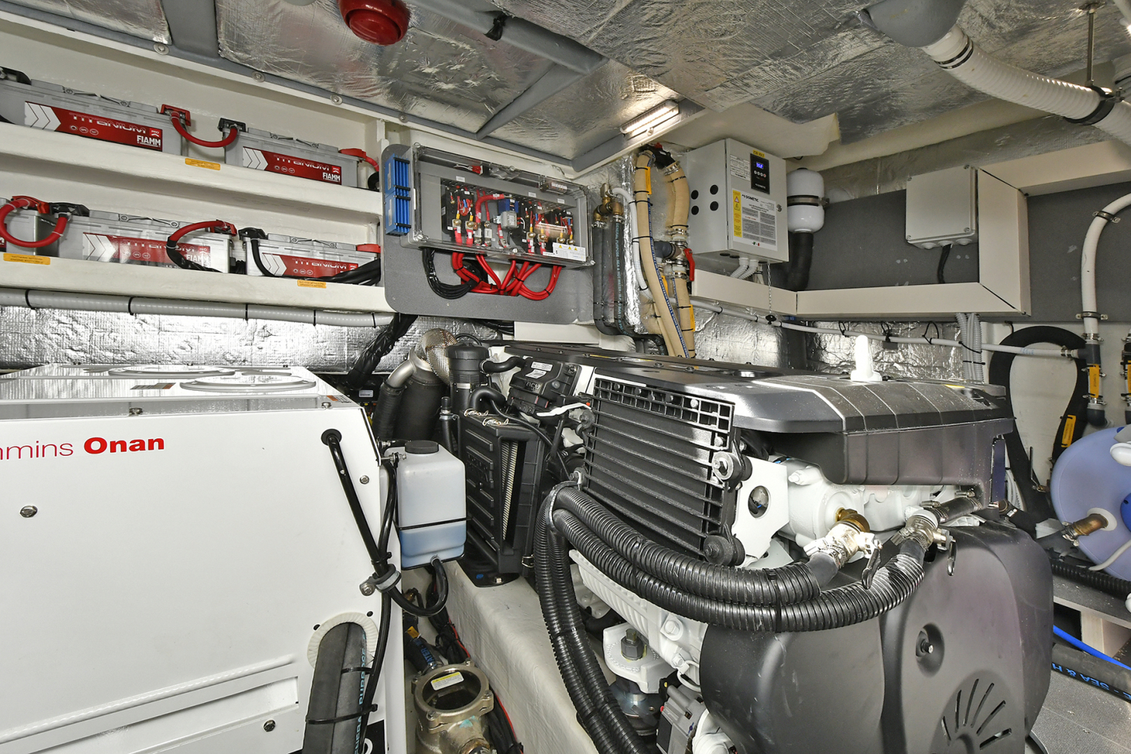 Slide: The Image of Engine Room  - 1073091