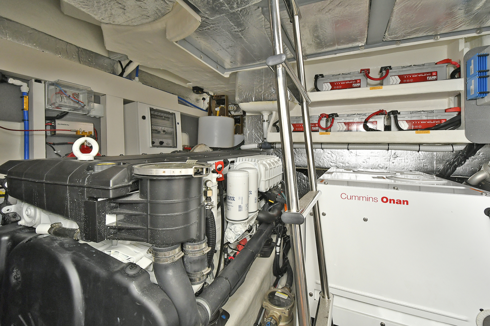 Slide: The Image of Engine Room  - 1073092