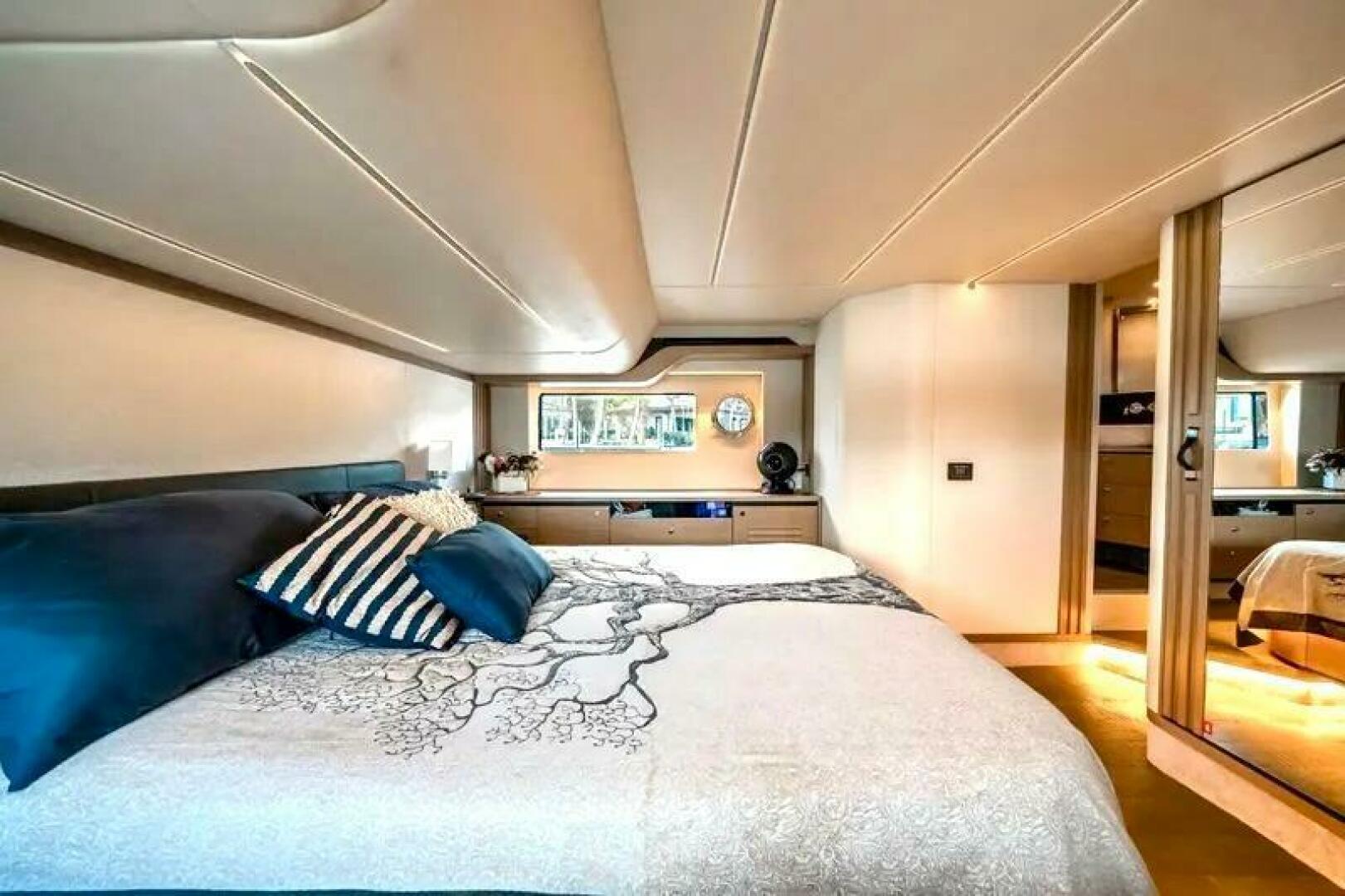 Slide: The Image of Absolute 52 Navetta 2021 - 5077931