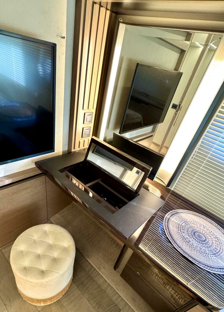 Slide: The Image of Absolute 52 Navetta 2021 - 5077967