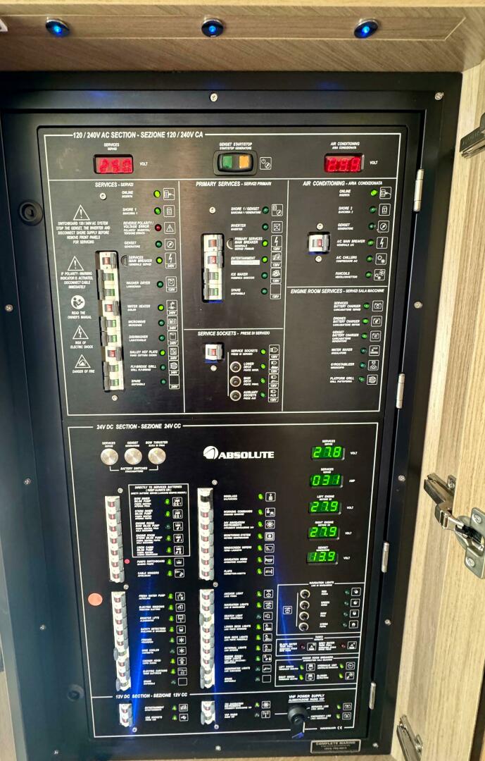 Slide: The Image of Absolute 52 Navetta 2021 - 5077998
