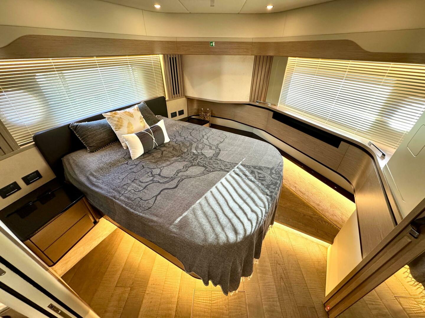 Slide: The Image of Absolute 52 Navetta 2021 - 5077835