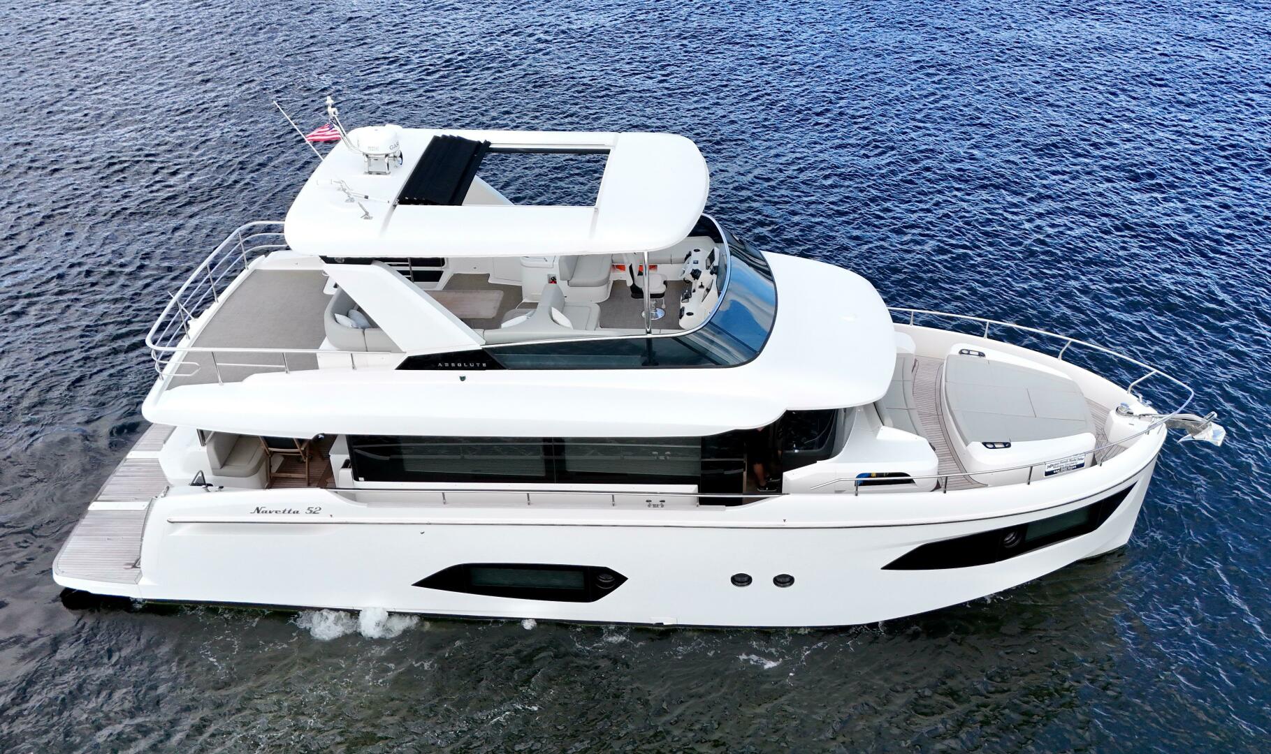 Slide: The Image of Absolute 52 Navetta 2021 - 5077846