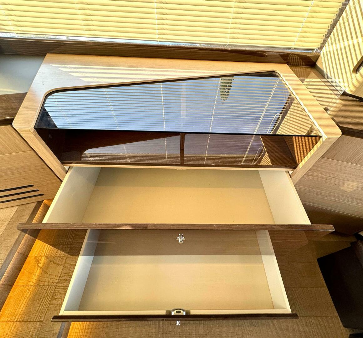 Slide: The Image of Absolute 52 Navetta 2021 - 5077864