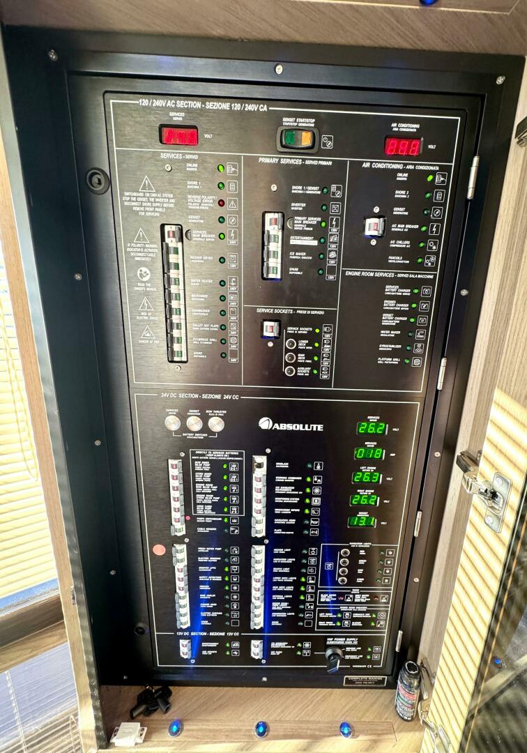 Slide: The Image of Absolute 52 Navetta 2021 - 5077865
