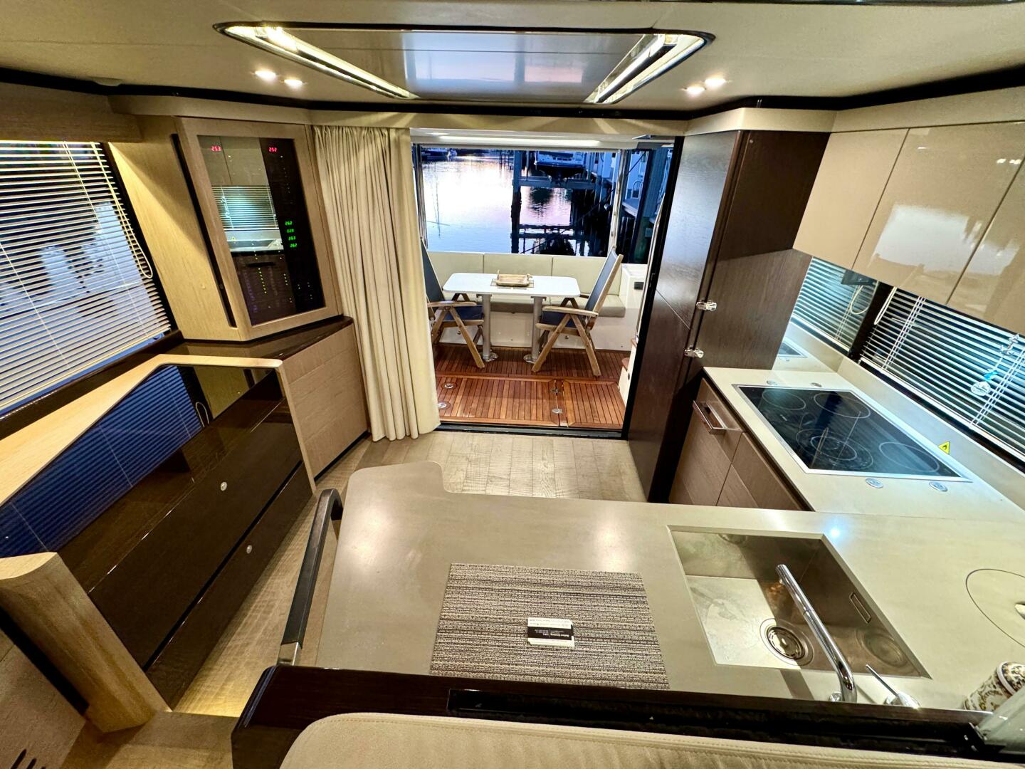 Slide: The Image of Absolute 52 Navetta 2021 - 5077871