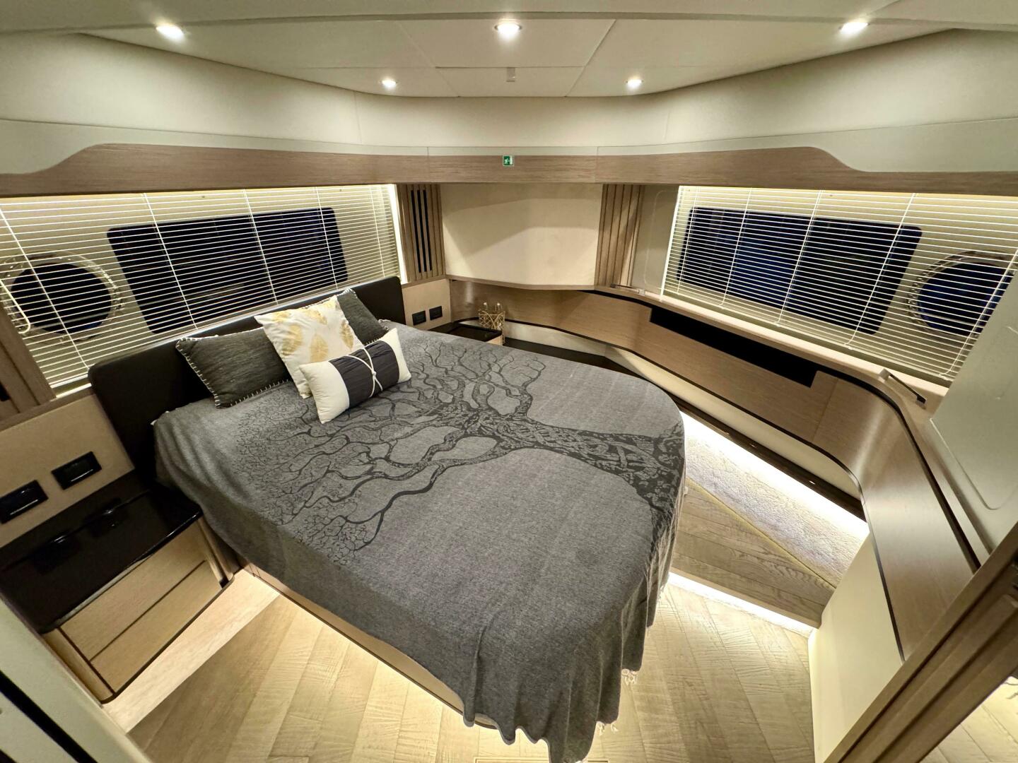 Slide: The Image of Absolute 52 Navetta 2021 - 5077883