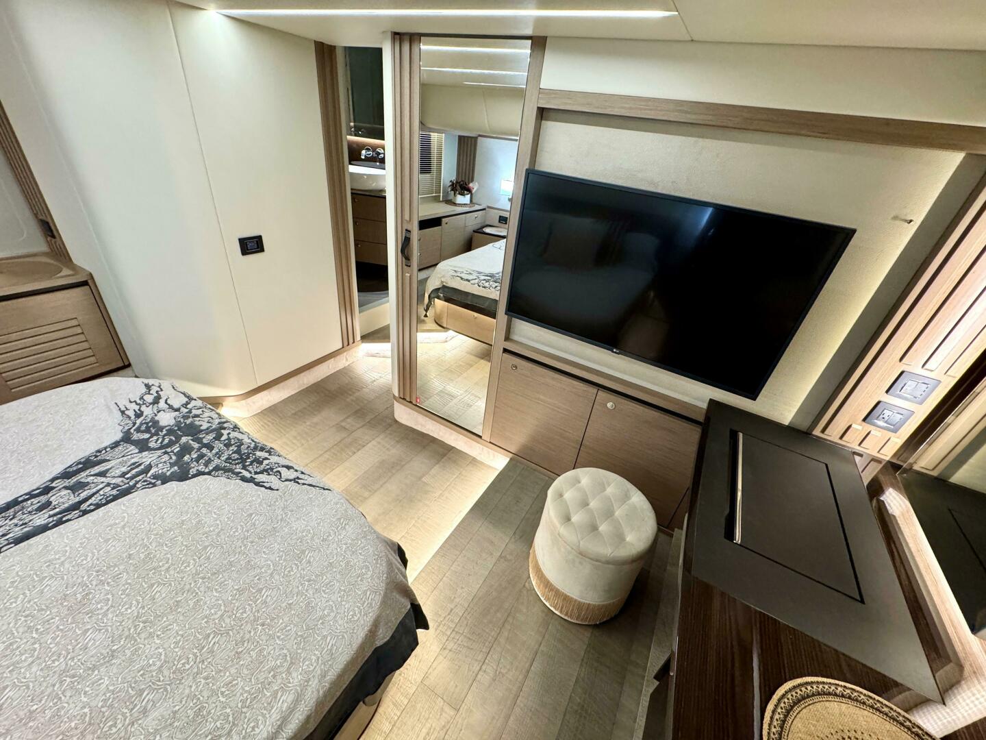 Slide: The Image of Absolute 52 Navetta 2021 - 5077891