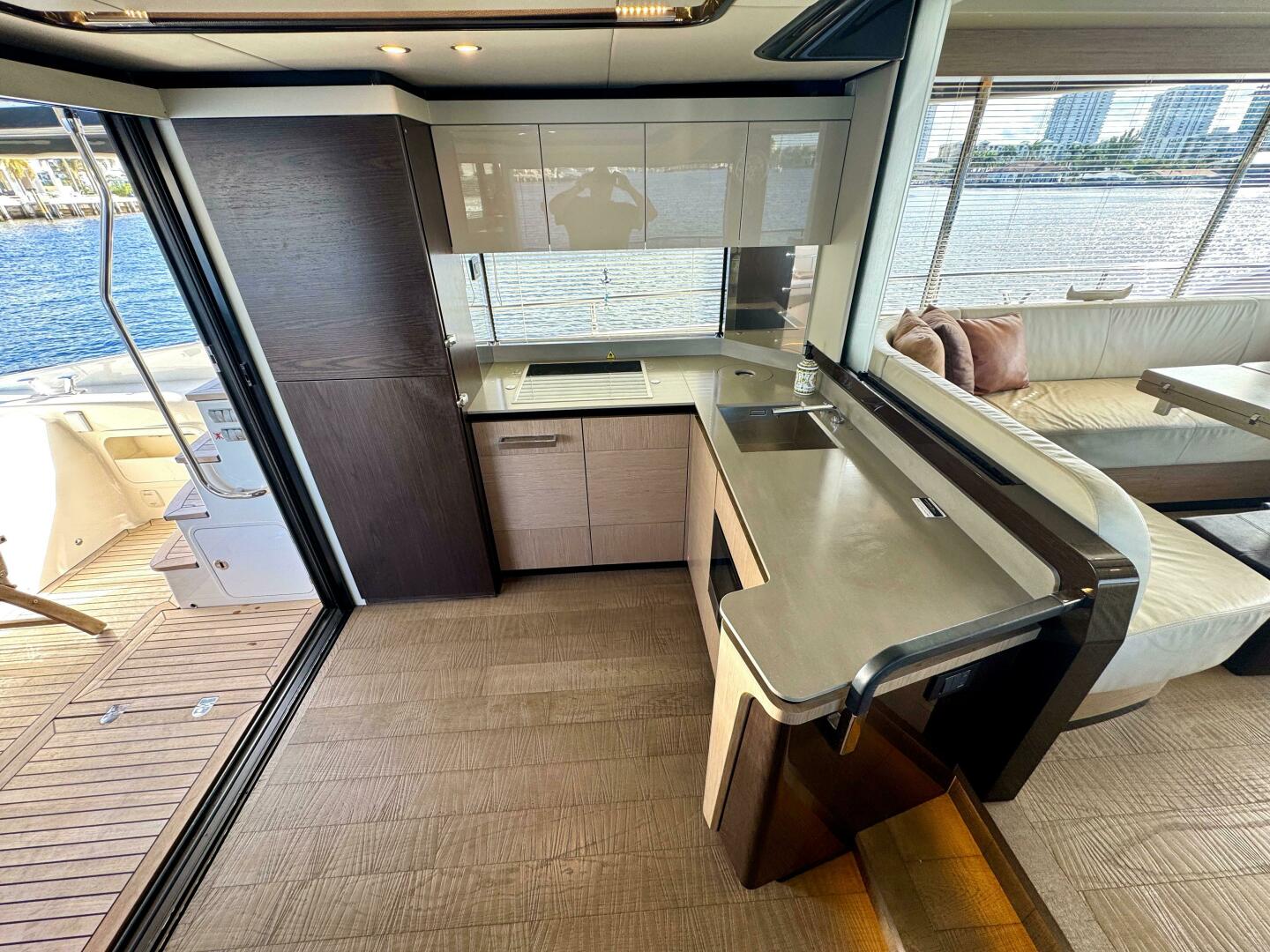 Slide: The Image of Absolute 52 Navetta 2021 - 5077903