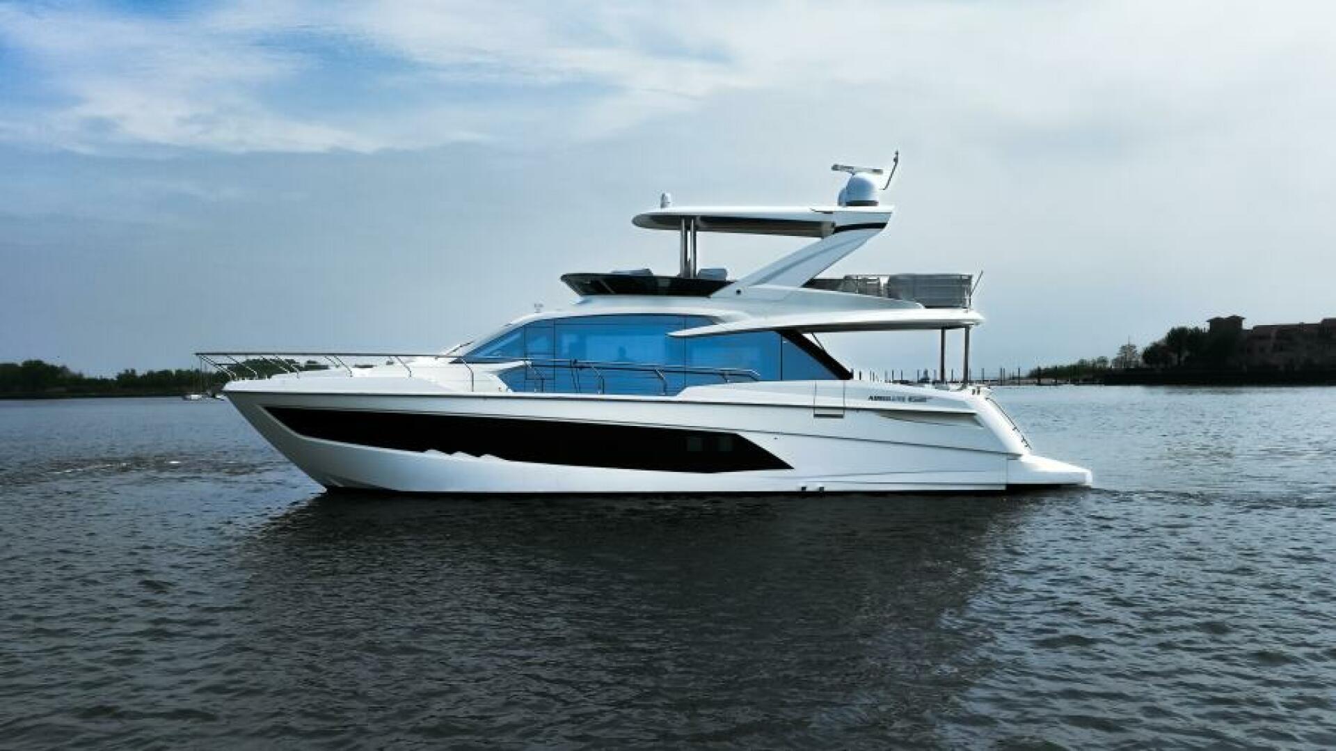 Slide: The Image of Absolute 62 Fly 2023 - 5365346