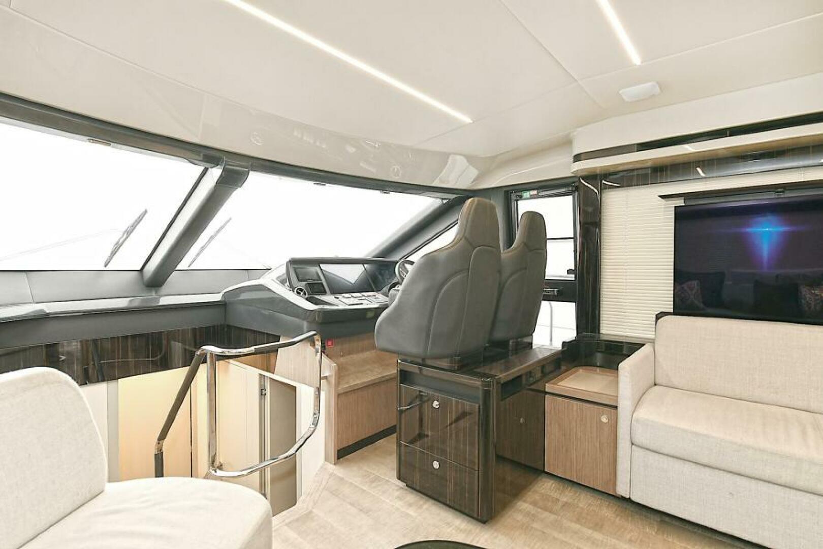 Slide: The Image of Absolute 62 Fly 2023 - 5365375