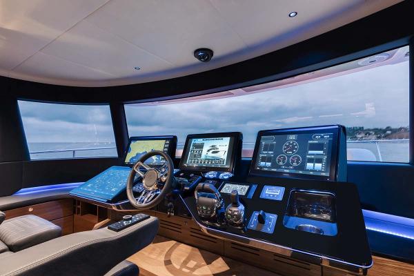 Slide: The Image of Absolute 68 NAVETTA 2024 - 10