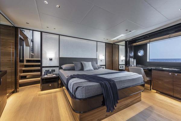 Slide: The Image of Absolute 68 NAVETTA 2024 - 11