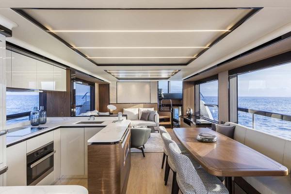 Slide: The Image of Absolute 68 NAVETTA 2024 - 9