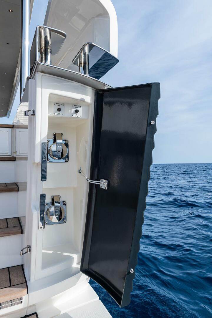 Slide: The Image of 2025 75 Absolute Navetta - Cockpit - 4537227