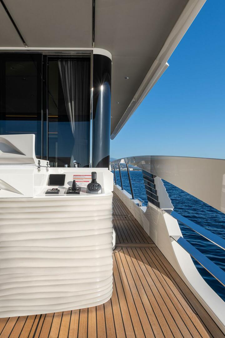 Slide: The Image of 2025 75 Absolute Navetta - Flybridge - 4537235