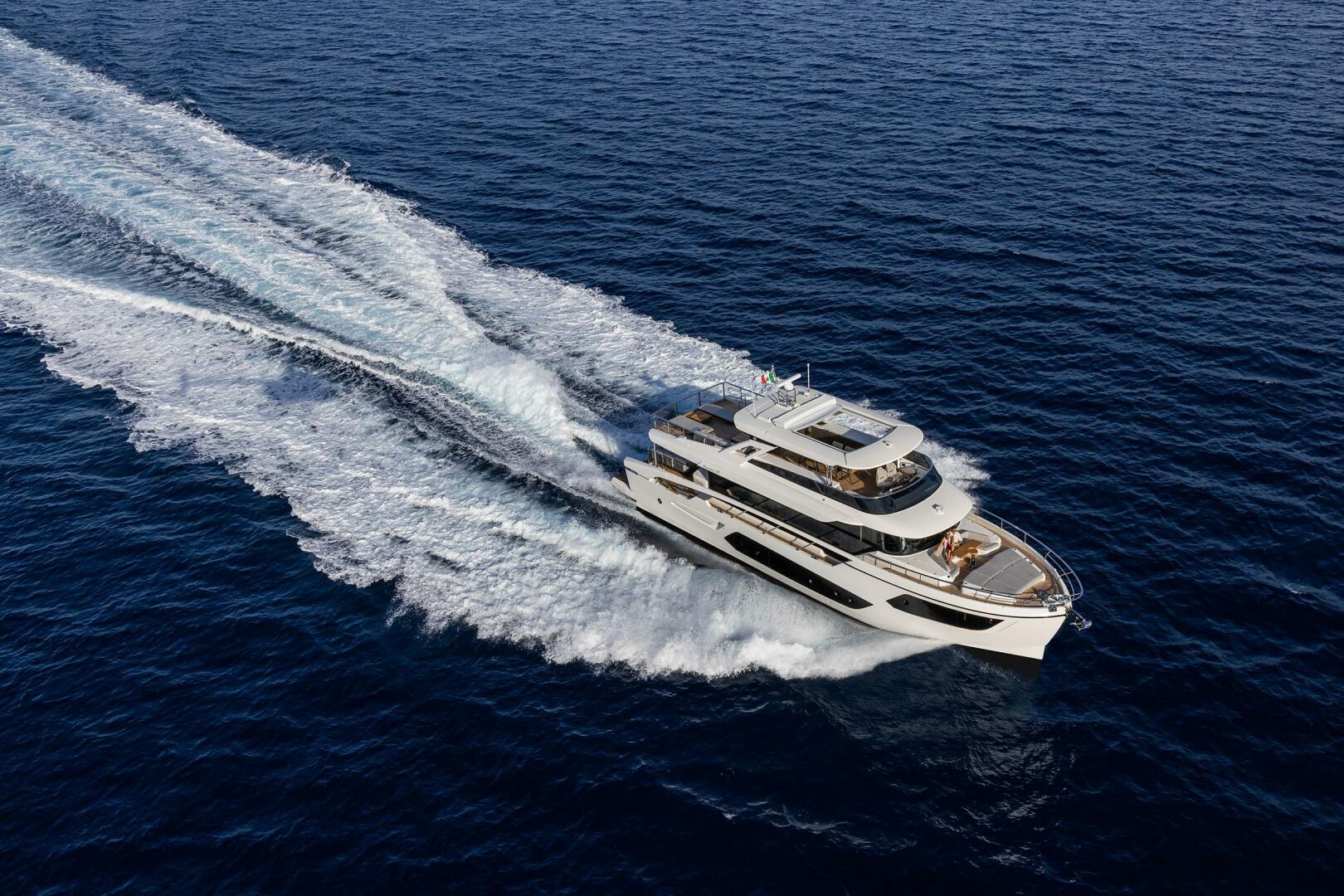 Slide: The Image of 2025 75 Absolute Navetta - Running Profile - 4537279