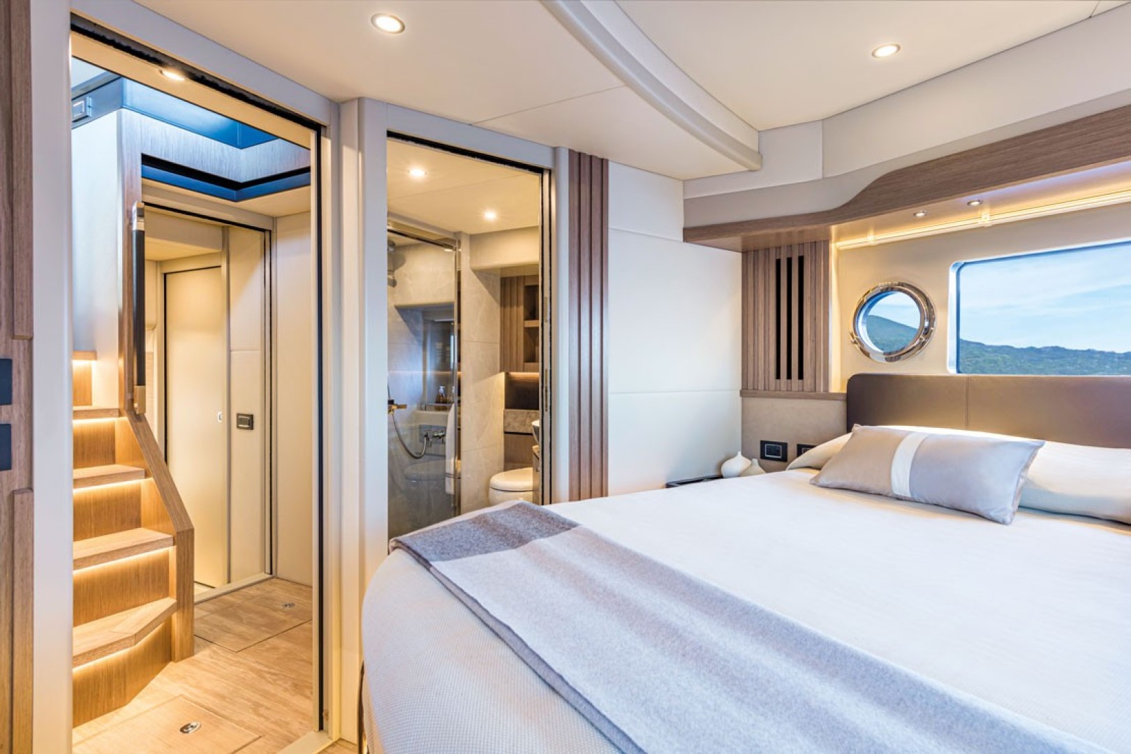 Slide: The Image of Absolute Navetta 52 2024 - 1710183