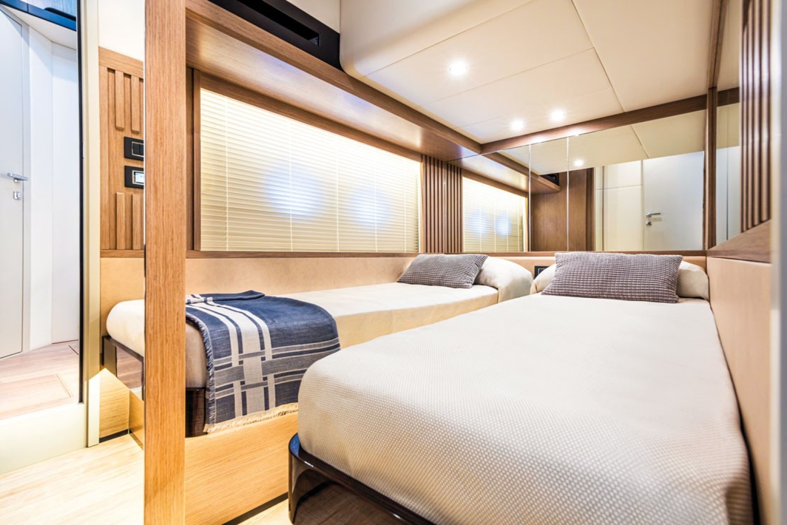 Slide: The Image of Absolute Navetta 52 2024 - 1710184