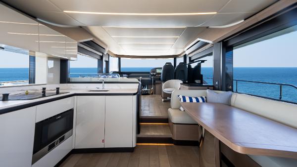 Slide: The Image of Absolute NAVETTA 58 2025 - 11