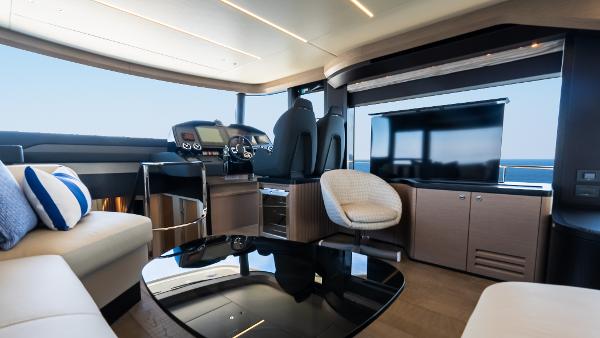 Slide: The Image of Absolute NAVETTA 58 2025 - 3