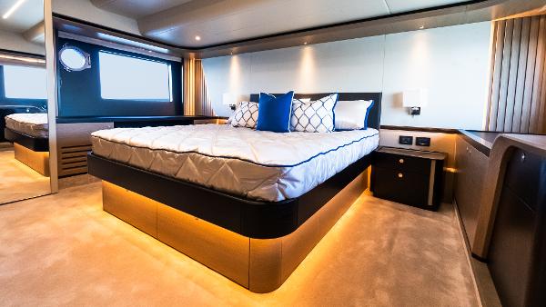 Slide: The Image of Absolute NAVETTA 58 2025 - 8