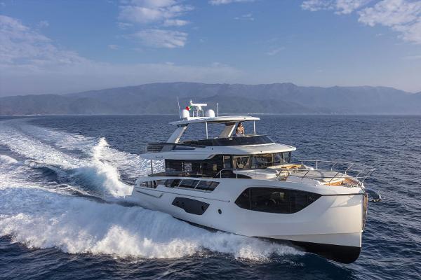 Slide: The Image of Absolute Navetta 64 2024 - 2
