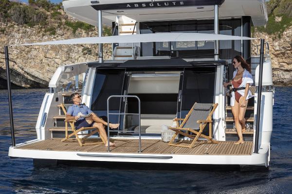 Slide: The Image of Absolute Navetta 64 2024 - 3