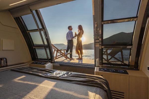 Slide: The Image of Absolute Navetta 64 2024 - 5