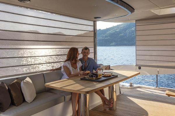 Slide: The Image of Absolute Navetta 64 2024 - 6