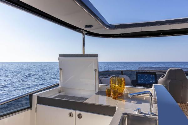 Slide: The Image of Absolute Navetta 64 2024 - 9