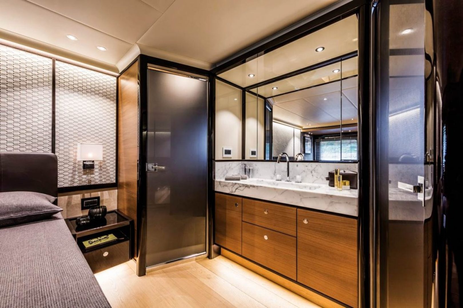 Slide: The Image of Guest Vanity with Split Head Accommodations - 1202162