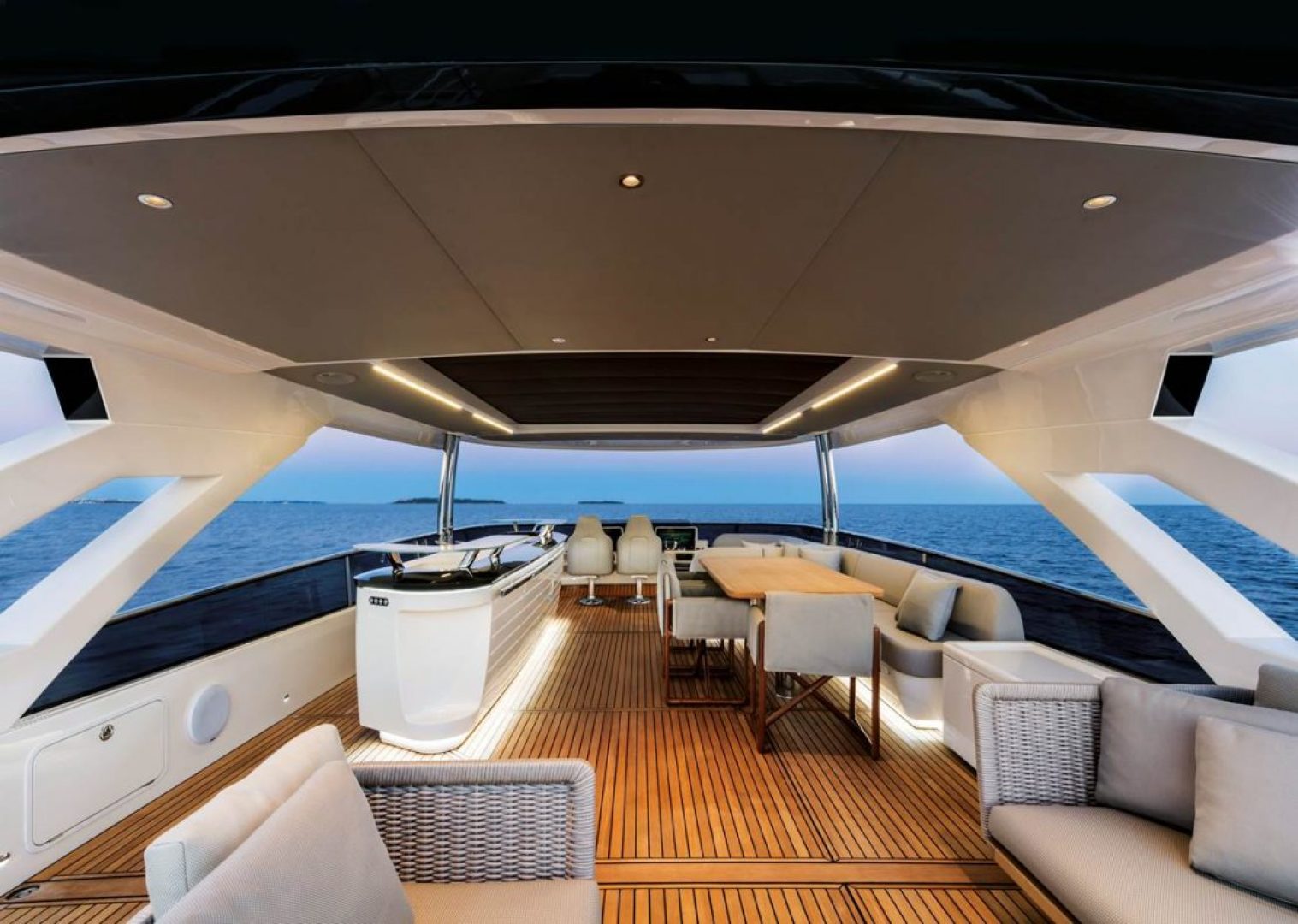 Slide: The Image of Flybridge - 1202141