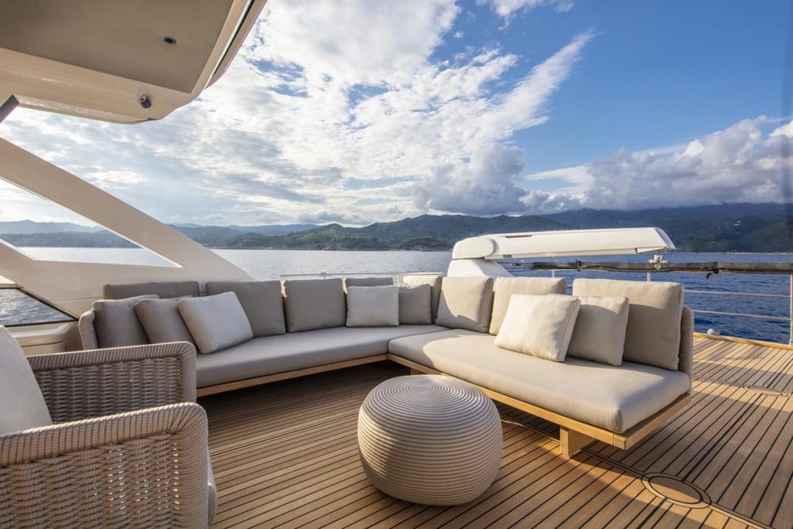Slide: The Image of Flybridge Lounge - 1202144