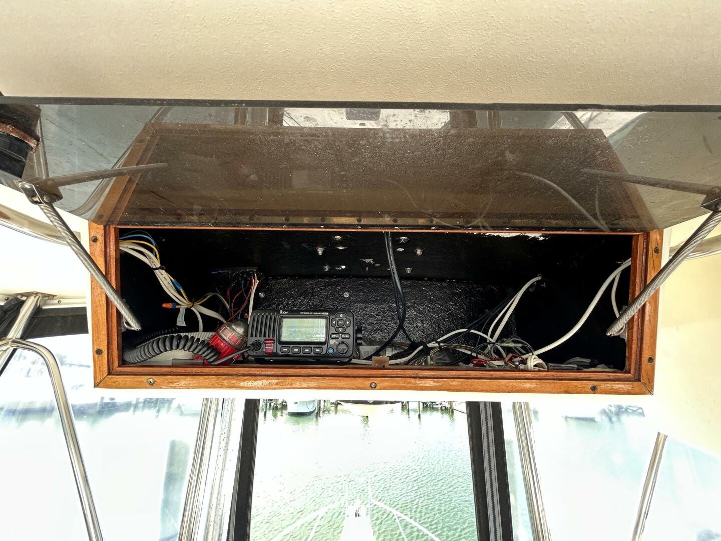 Slide: The Image of Albemarle 320 1990 - 5295220