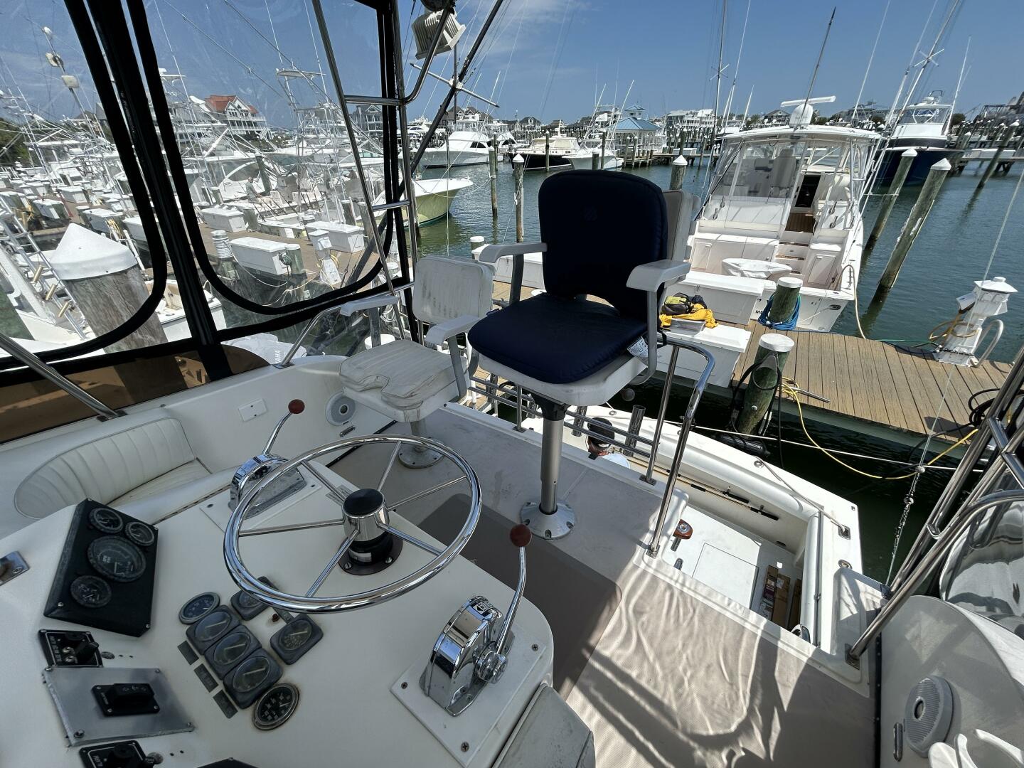 Slide: The Image of Albemarle 320 1990 - 5295223