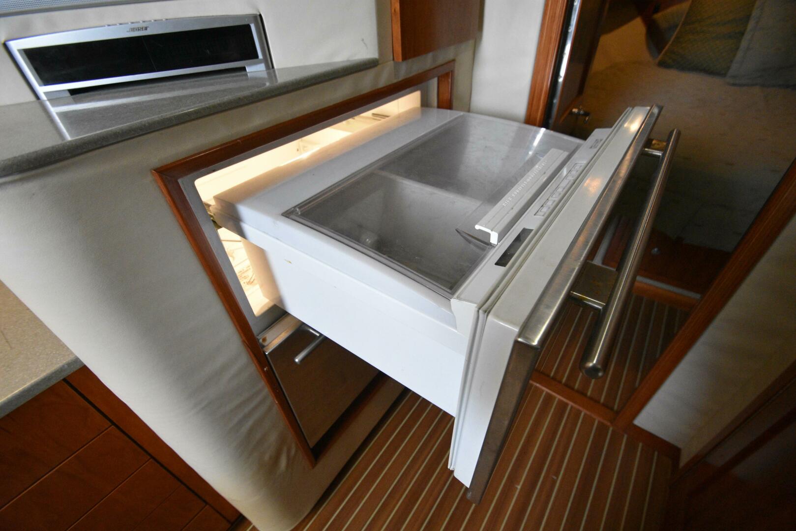 Slide: The Image of Albemarle 410 Express Fisherman 2006 - 4120010