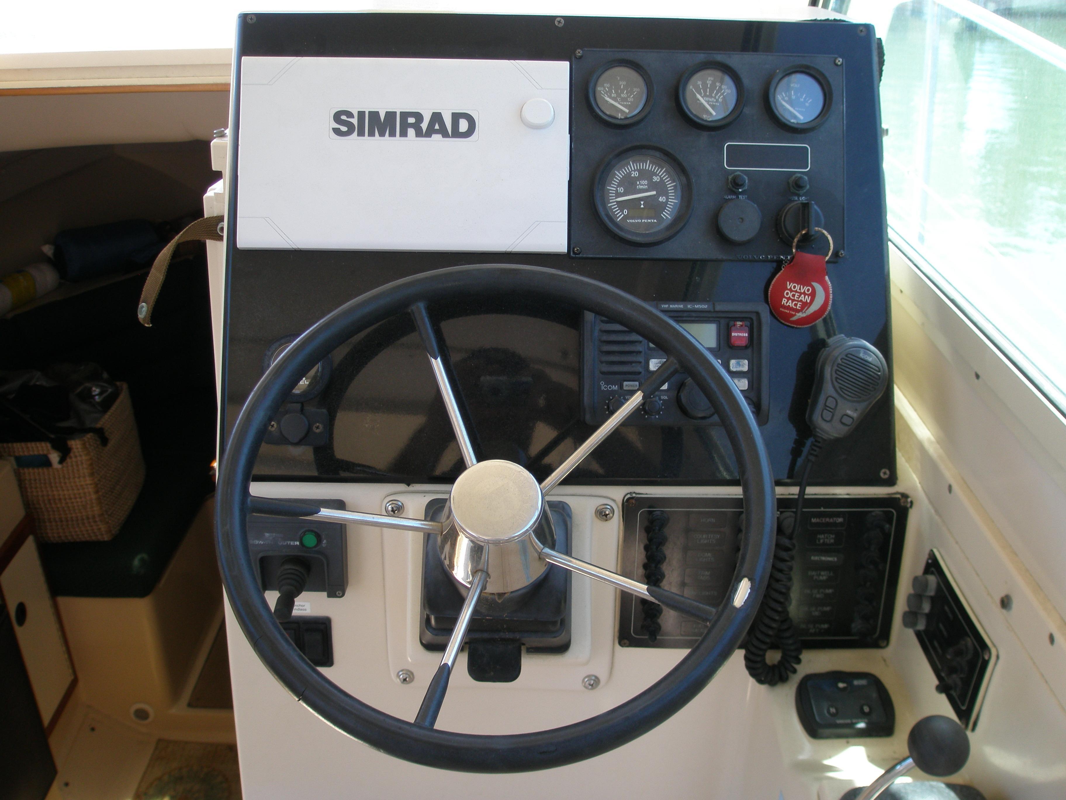 Slide: The Image of Albin 30 Family Cruiser 2004 - 4