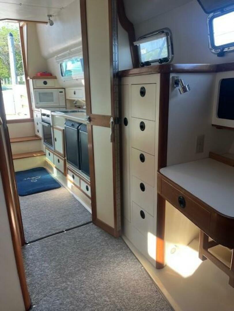 Slide: The Image of Albin 32 2 Command Bridge 2002 - 5535307