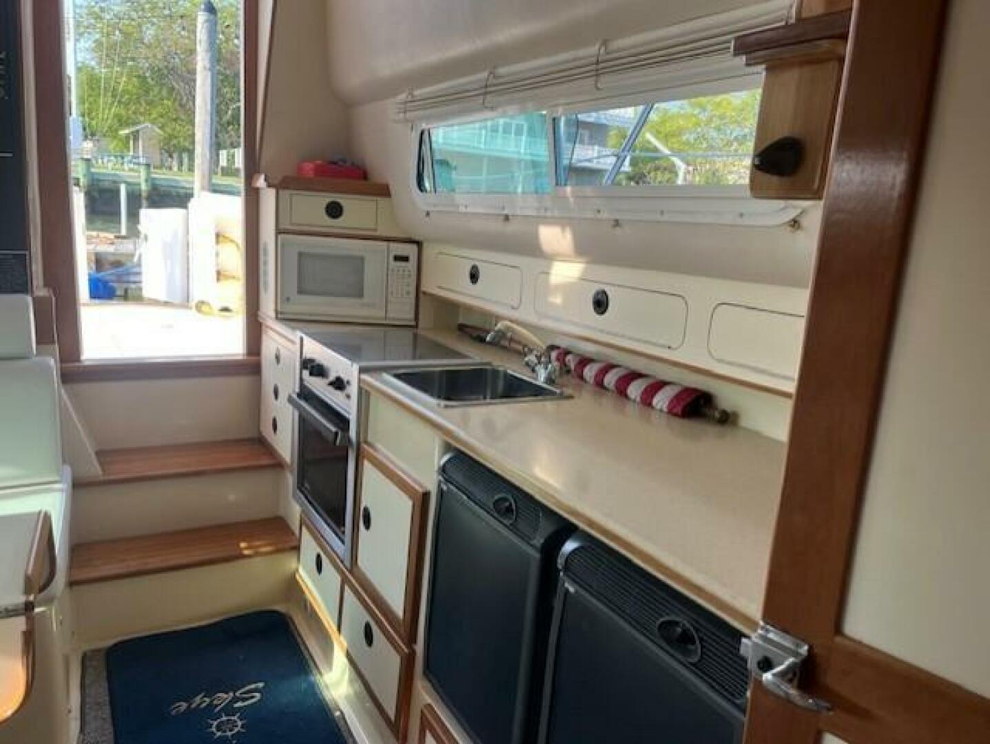 Slide: The Image of Albin 32 2 Command Bridge 2002 - 5535309