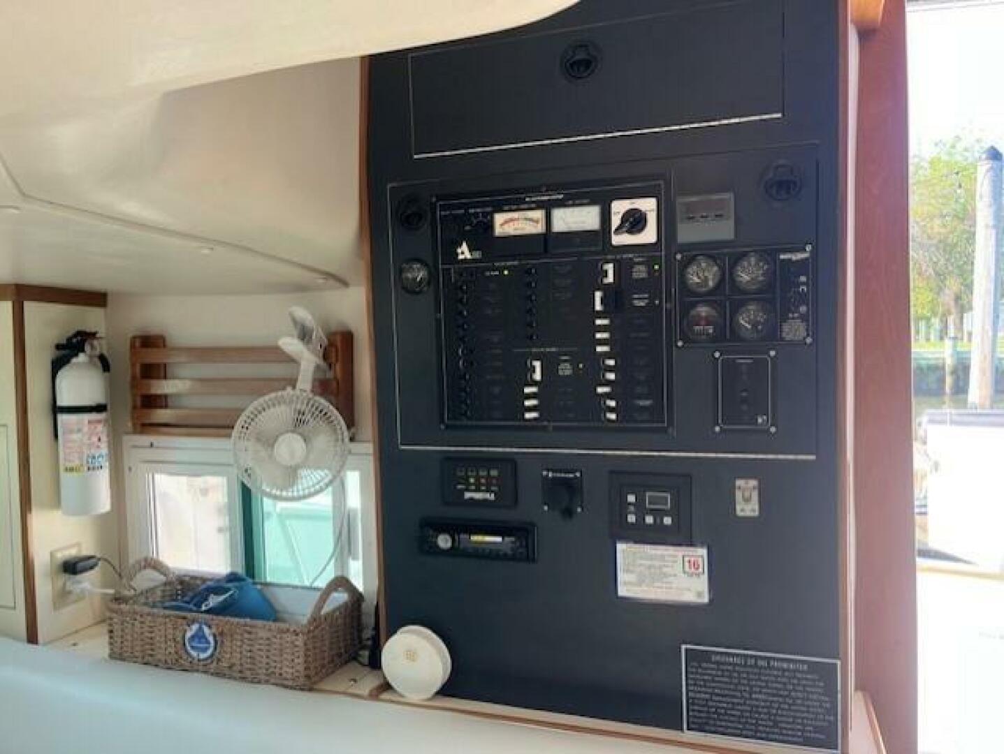 Slide: The Image of Albin 32 2 Command Bridge 2002 - 5535310