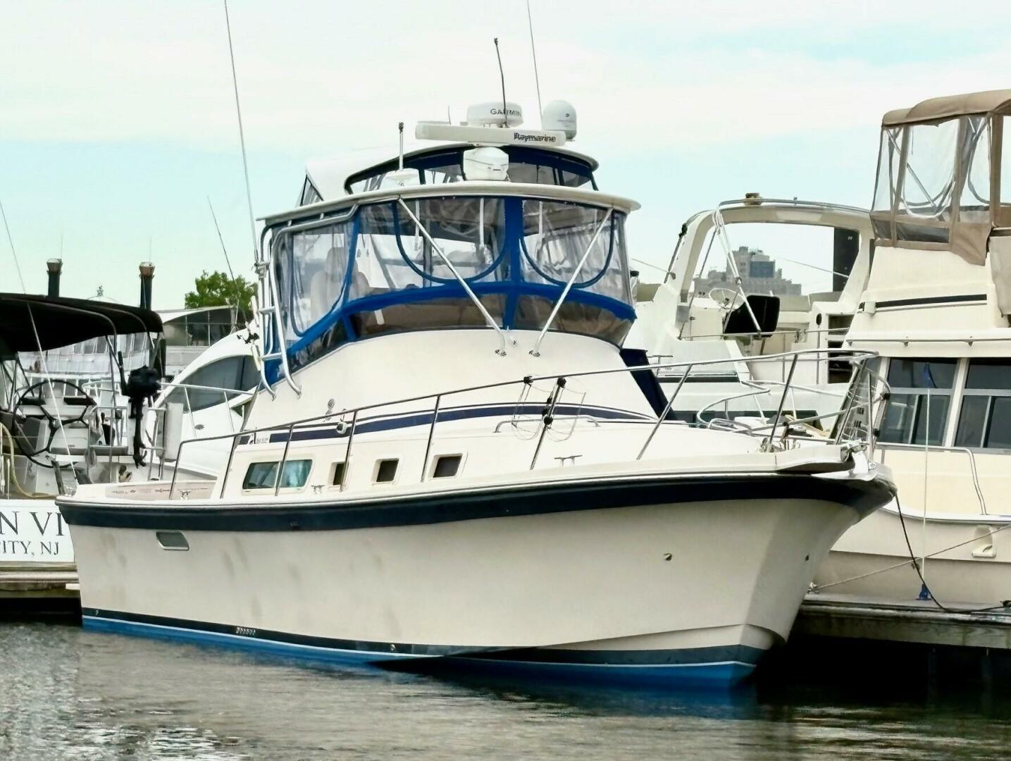 Slide: The Image of Albin 35 Command Bridge 2005 - 5322276