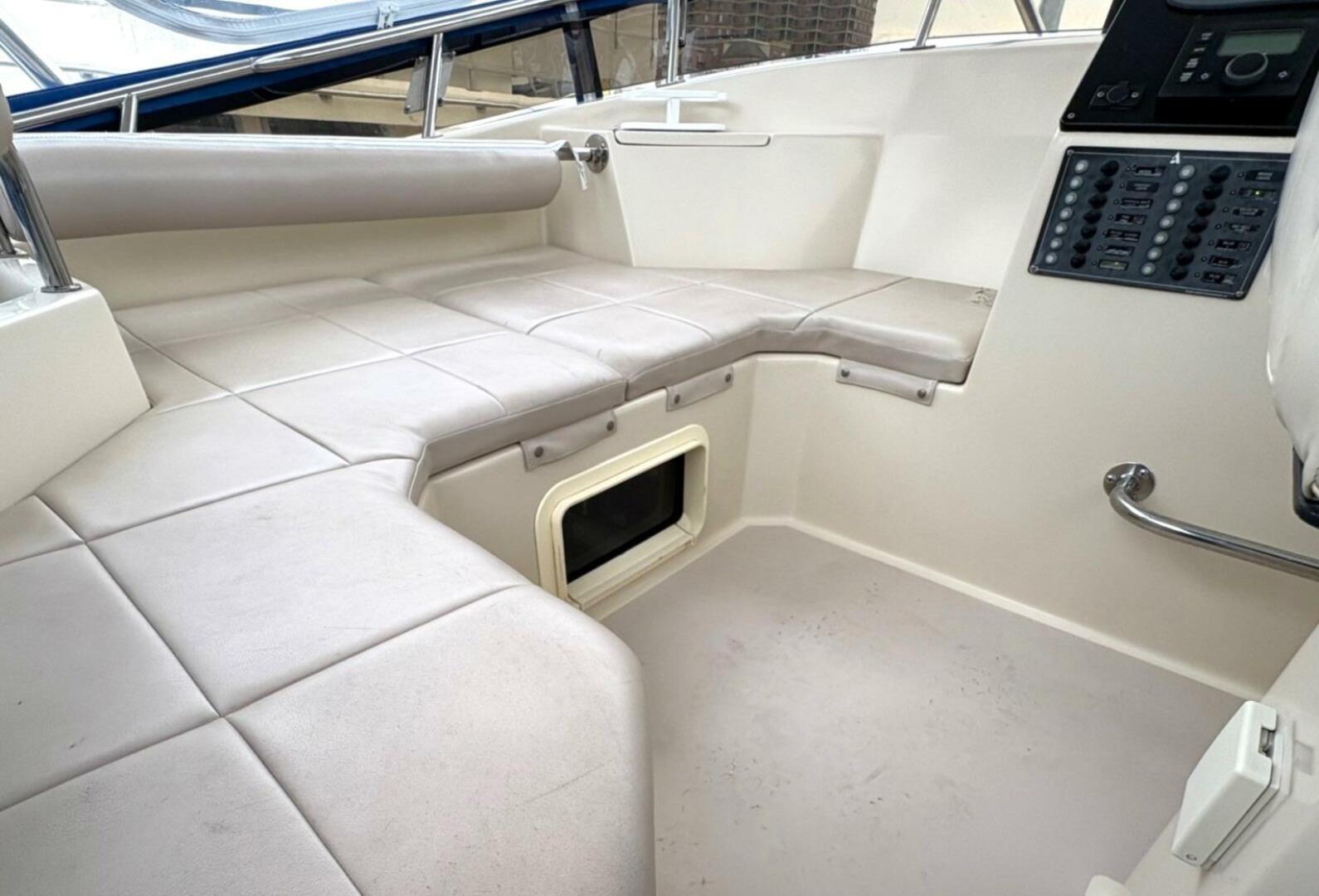 Slide: The Image of Albin 35 Command Bridge 2005 - 5322277