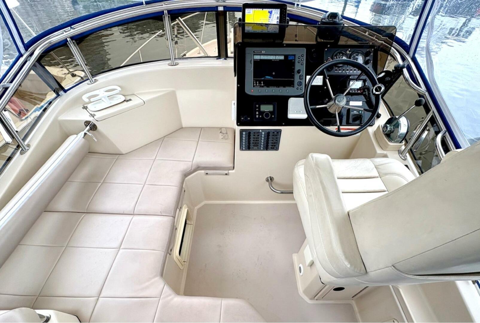 Slide: The Image of Albin 35 Command Bridge 2005 - 5322278