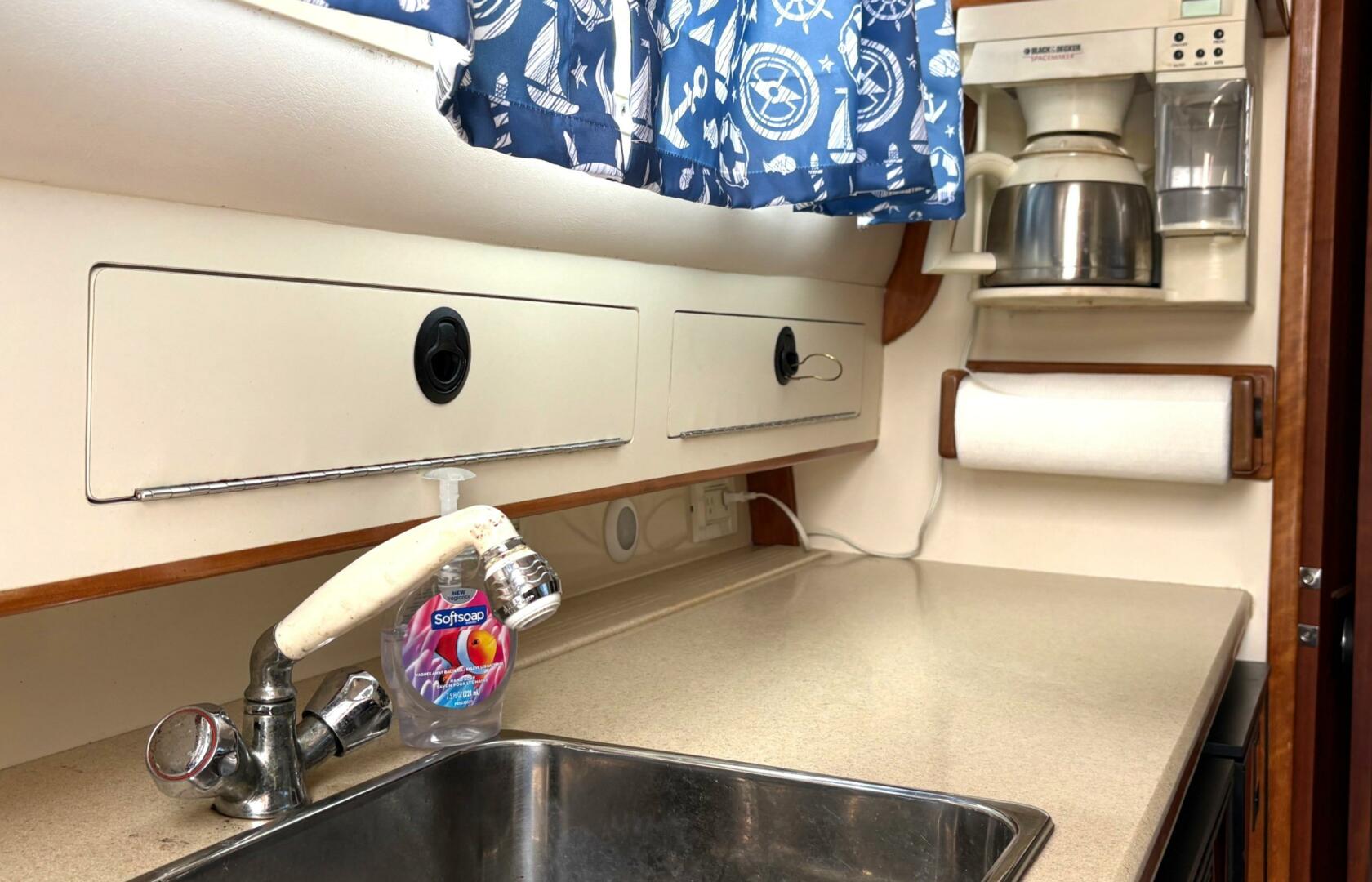 Slide: The Image of Albin 35 Command Bridge 2005 - 5322279